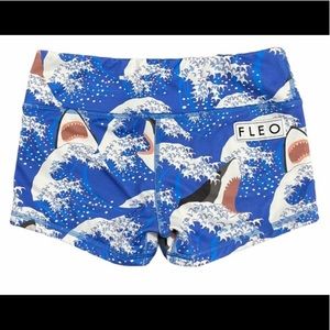 Shark fleo shorts
